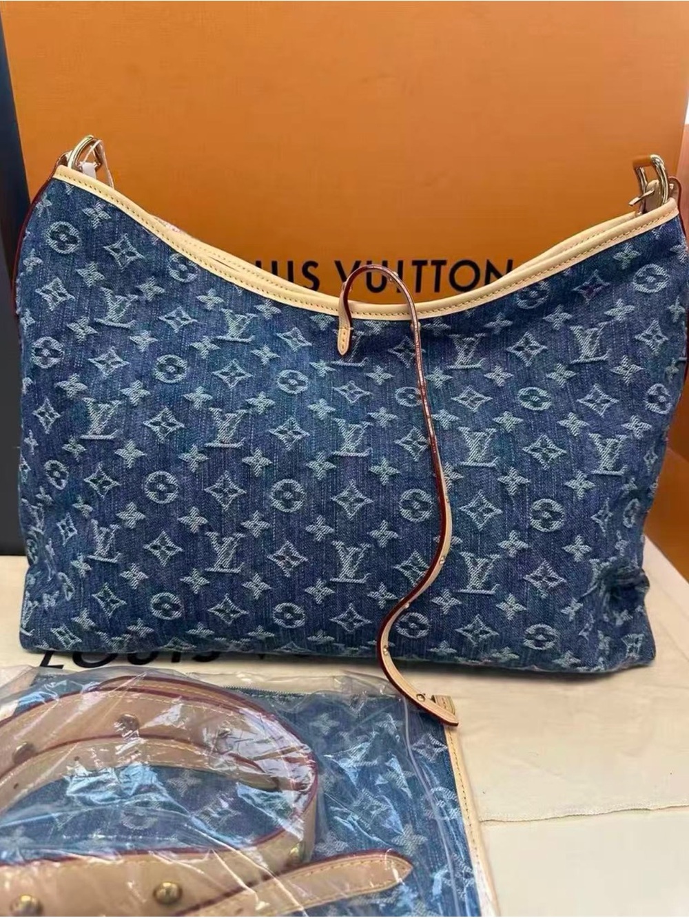 Louis Vuitton Denim Monogram Shoulder Bag with Natural Trim - Picture 3 of 12